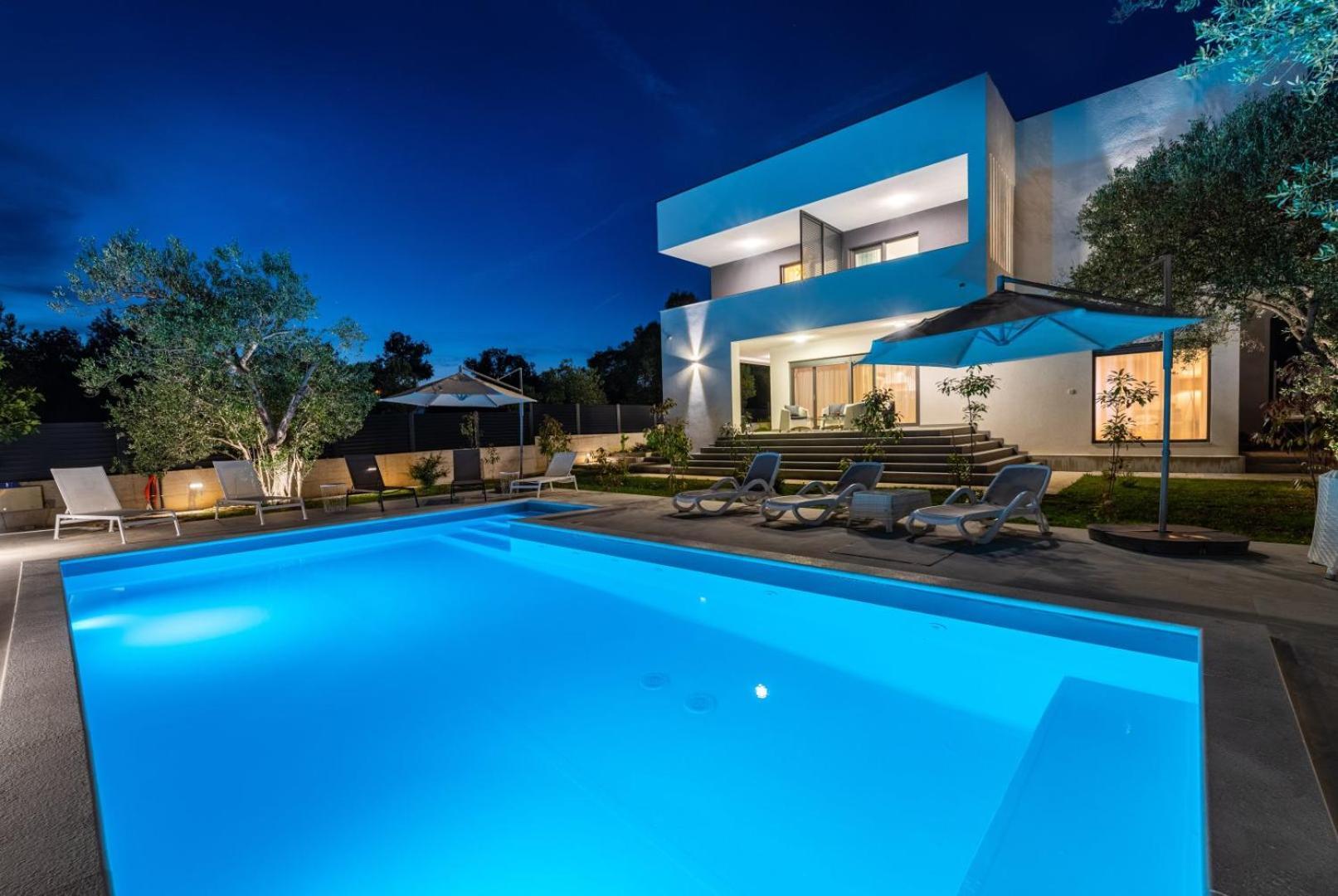 Crowonder Sun Dance Apartments With Heated Swimming Pool Seaview And Garden Sveti Filip i Jakov Exterior foto