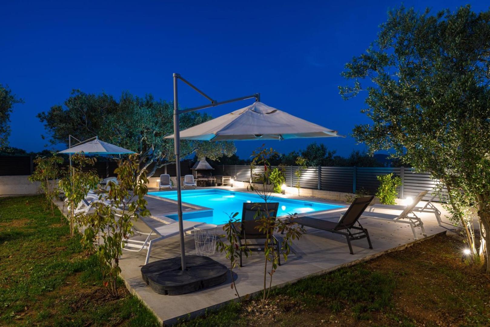 Crowonder Sun Dance Apartments With Heated Swimming Pool Seaview And Garden Sveti Filip i Jakov Exterior foto