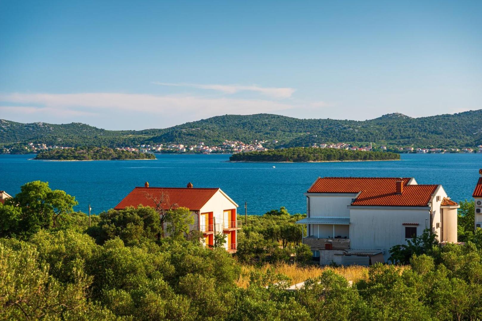 Crowonder Sun Dance Apartments With Heated Swimming Pool Seaview And Garden Sveti Filip i Jakov Exterior foto