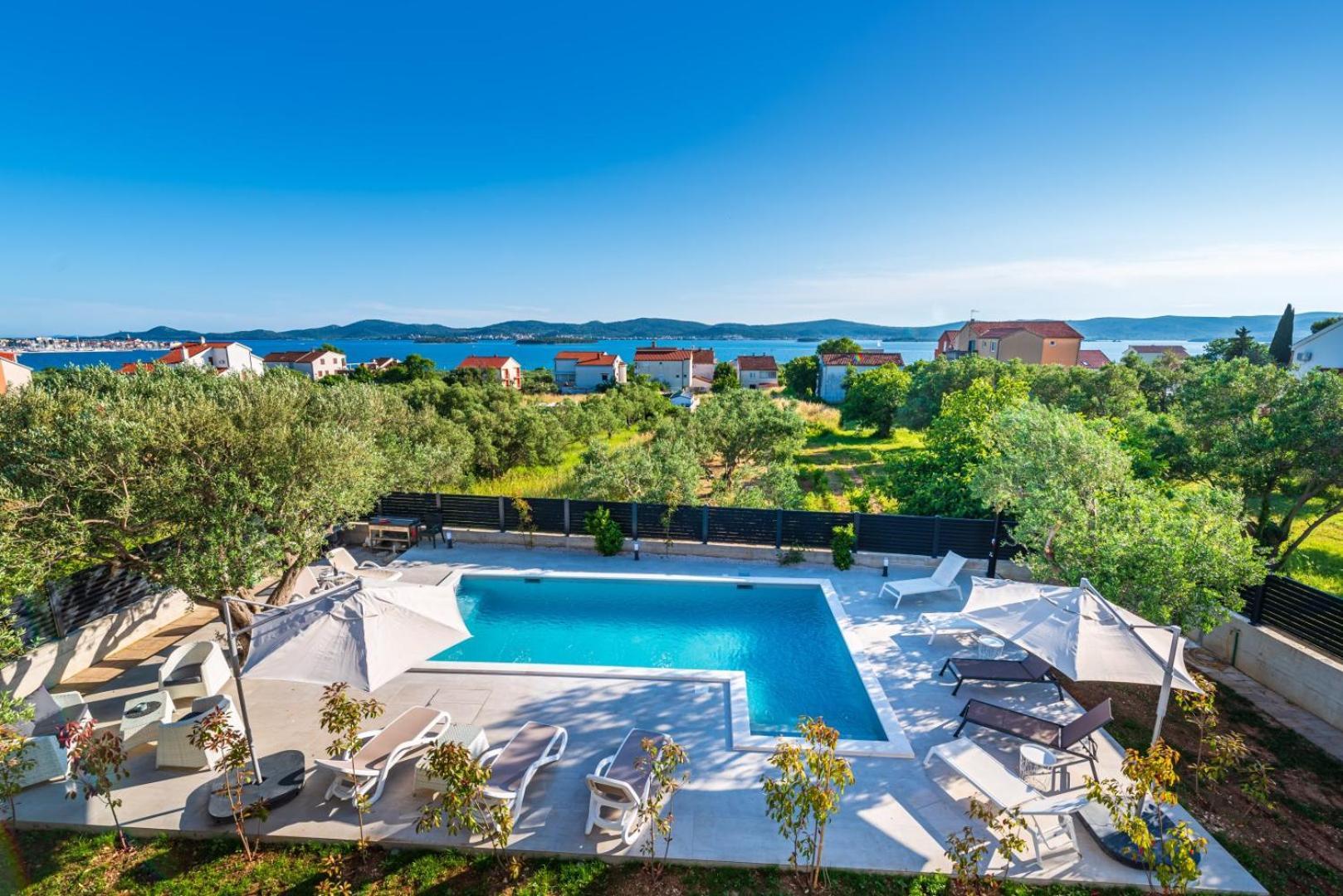 Crowonder Sun Dance Apartments With Heated Swimming Pool Seaview And Garden Sveti Filip i Jakov Exterior foto
